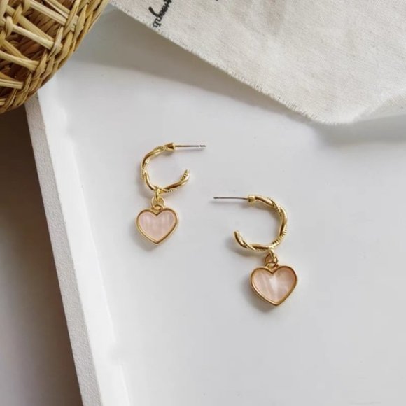 💙💕💕Last one Light Pink Heart Twist Hoop Earring - Picture 4 of 16